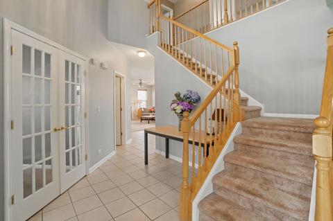 6070 Irene Dr, Hoffman Estates, IL 60192 photo 3