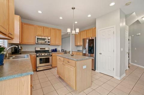 6070 Irene Dr, Hoffman Estates, IL 60192 photo 9