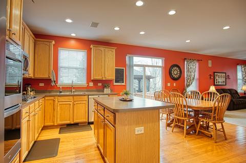 3156 Primrose St, Elgin, IL 60124 photo 8