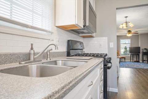 1003 Bull St, Normal, IL 61761 photo 11