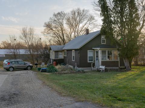 2081 Larkin Ave, Elgin, IL 60123 photo 1