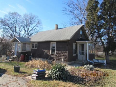 2081 Larkin Ave, Elgin, IL 60123 photo 2