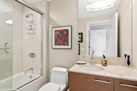 340 E Randolph St #504, Chicago, IL 60601 photo 15