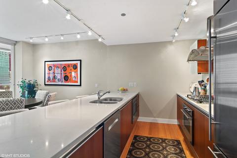 340 E Randolph St #504, Chicago, IL 60601 photo 10