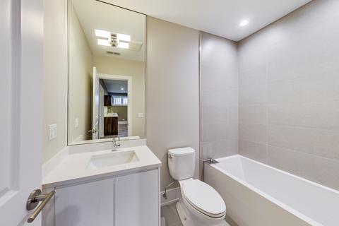 525 E 43rd St, Chicago, IL 60653 photo 42