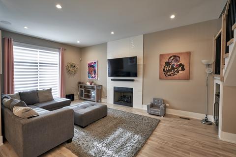 525 E 43rd St, Chicago, IL 60653 photo 4
