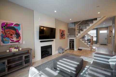 525 E 43rd St, Chicago, IL 60653 photo 3