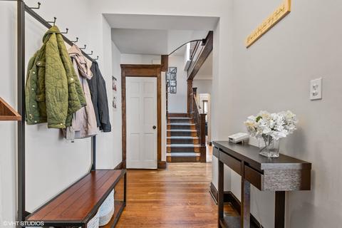 816 Main St, Evanston, IL 60202 photo 2