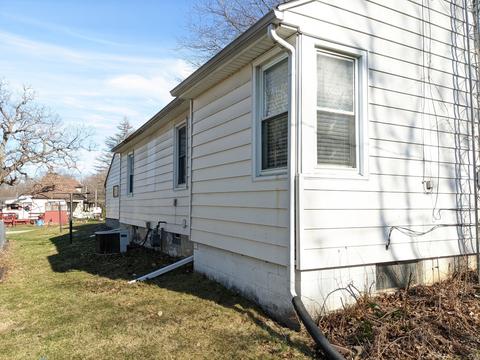 1706 E Shawnee St, Freeport, IL 61032 photo 11