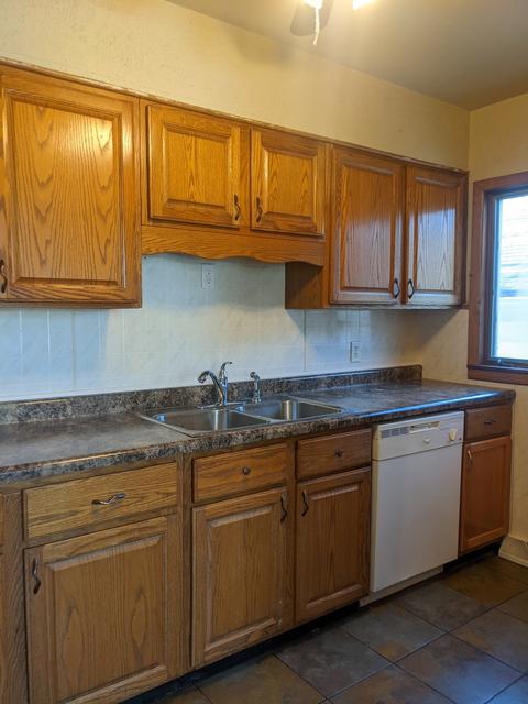 1706 E Shawnee St, Freeport, IL 61032 photo 5