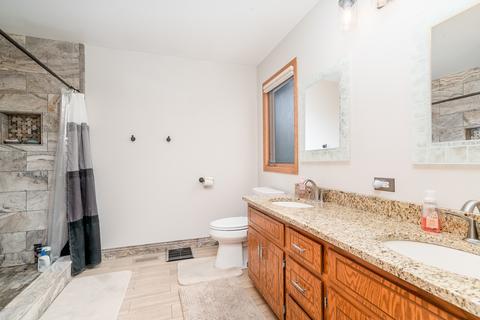 702 Feeney Dr, Minooka, IL 60447 photo 20