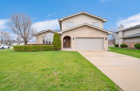 702 Feeney Dr, Minooka, IL 60447 photo 2