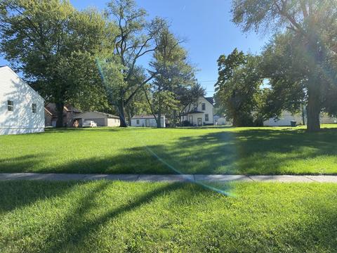 1264 E Locust St, Kankakee, IL 60901 photo 3