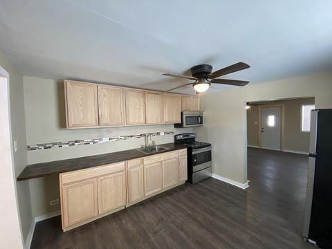 1264 E Locust St, Kankakee, IL 60901 photo 5
