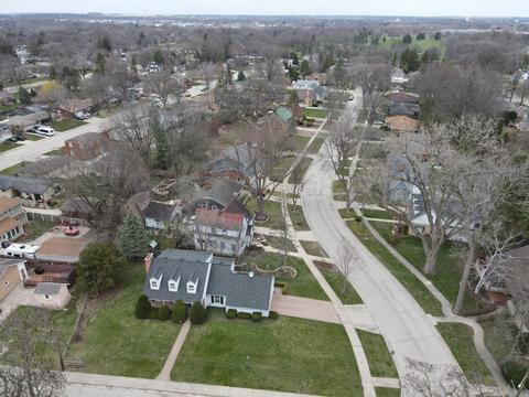960 Oakley Ave, Elgin, IL 60123 photo 2