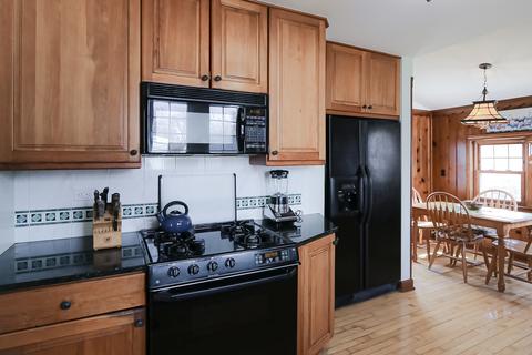 328 S Wolf Rd, Des Plaines, IL 60016 photo 8