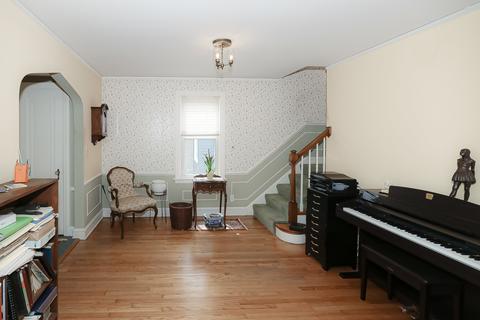 328 S Wolf Rd, Des Plaines, IL 60016 photo 5