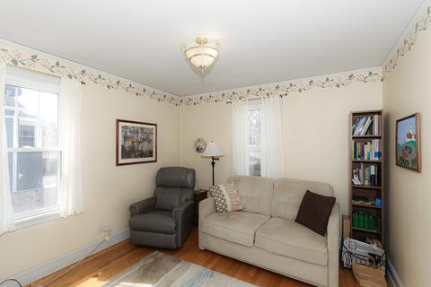 328 S Wolf Rd, Des Plaines, IL 60016 photo 14