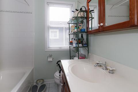 328 S Wolf Rd, Des Plaines, IL 60016 photo 15