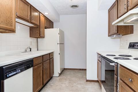 1111 E Jefferson St #11, Bloomington, IL 61701 photo 2