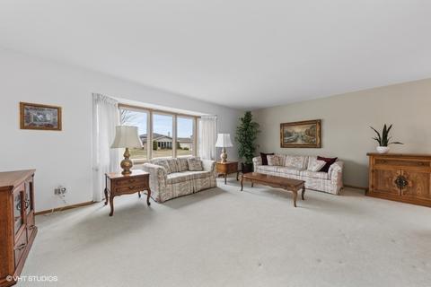 957 Blaze Trl, Wheeling, IL 60090 photo 4