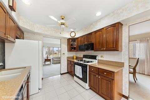 957 Blaze Trl, Wheeling, IL 60090 photo 9