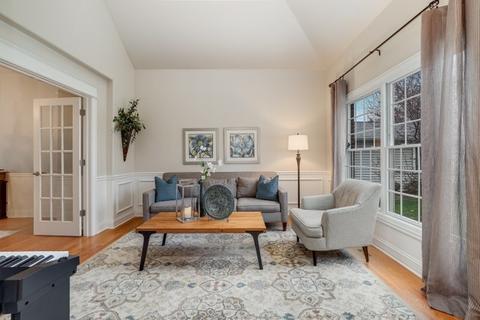 303 Brookside Cir, Wheaton, IL 60187 photo 24