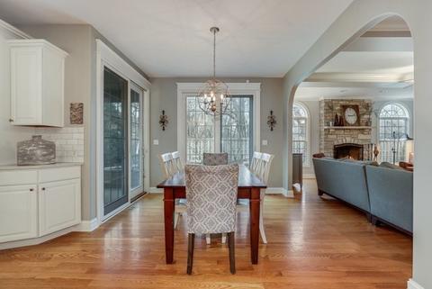 303 Brookside Cir, Wheaton, IL 60187 photo 12