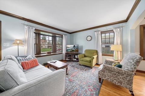 372 Hamilton Ave, Elgin, IL 60123 photo 4