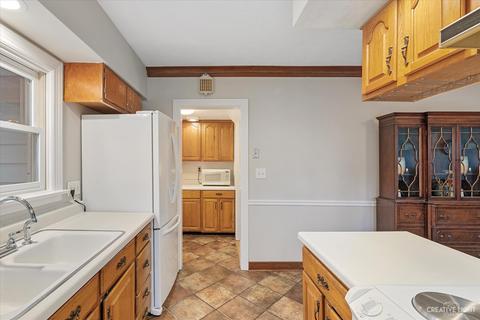 372 Hamilton Ave, Elgin, IL 60123 photo 10