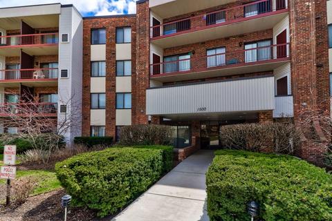 1500 Harbour Dr #2C, Wheeling, IL 60090 photo 2