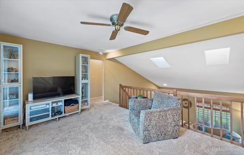 4475 Capstan Dr, Hoffman Estates, IL 60192 photo 14