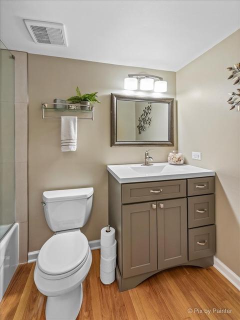 4475 Capstan Dr, Hoffman Estates, IL 60192 photo 12