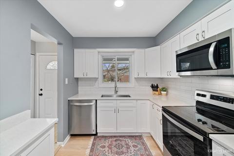 1097 Whitchurch Ct, Wheaton, IL 60189 photo 6