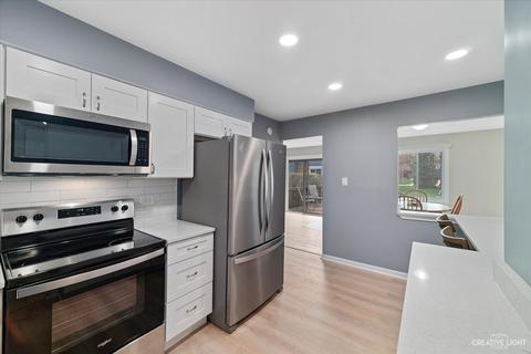 1097 Whitchurch Ct, Wheaton, IL 60189 photo 5