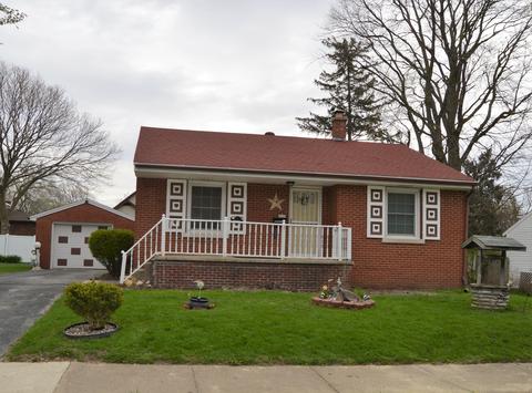 910 S Low St, Bloomington, IL 61701 photo 1
