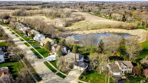 2770 Colonial Dr, Elgin, IL 60124 photo 43