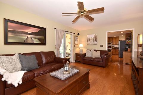 2770 Colonial Dr, Elgin, IL 60124 photo 7
