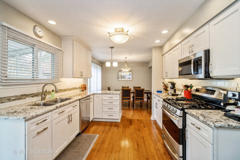 107 Butterfield Ct, Rolling Meadows, IL 60008 photo 9