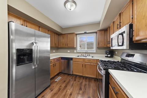 1557 Bryan Ct, Aurora, IL 60504 photo 3