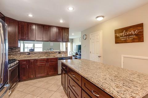 940 Ridgefield Ln, Wheeling, IL 60090 photo 9