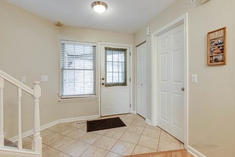 940 Ridgefield Ln, Wheeling, IL 60090 photo 3