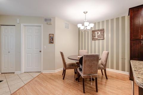 940 Ridgefield Ln, Wheeling, IL 60090 photo 7