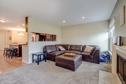 940 Ridgefield Ln, Wheeling, IL 60090 photo 4