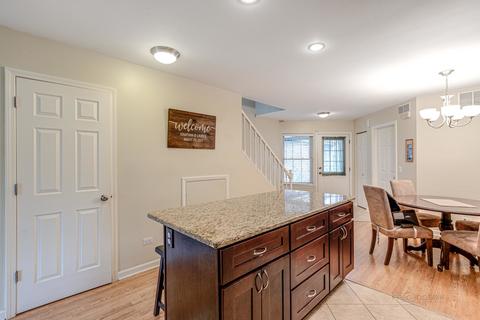 940 Ridgefield Ln, Wheeling, IL 60090 photo 10