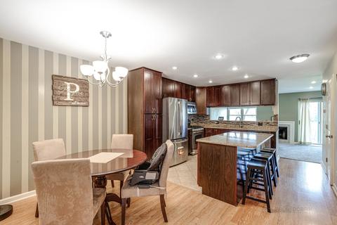 940 Ridgefield Ln, Wheeling, IL 60090 photo 8