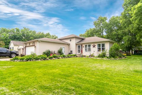 308 Elm St, Millington, IL 60537