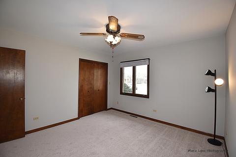 809 Hiawatha Ct, Elgin, IL 60120 photo 19