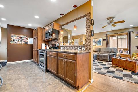 803 E Golfview Dr, Mount Prospect, IL 60056 photo 7