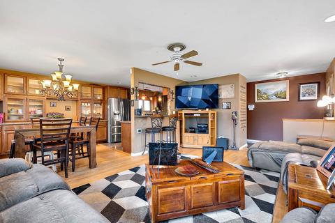 803 E Golfview Dr, Mount Prospect, IL 60056 photo 3